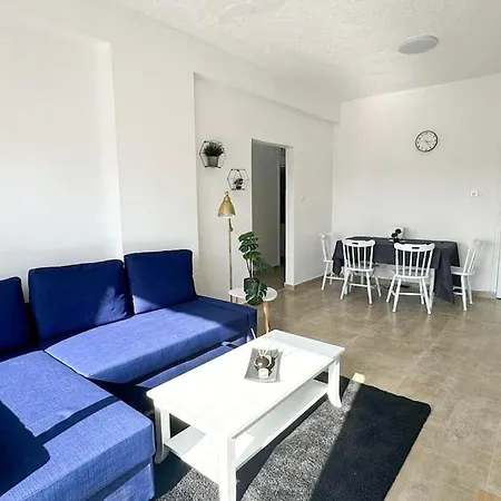 Апартаменты Two Bedroom In Downtown *